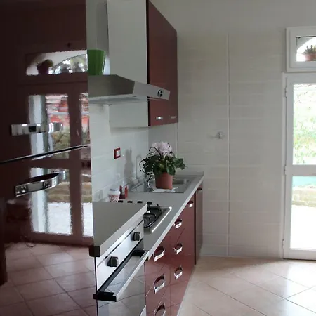 Mary Casa *